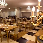 Ross Naehe Messe Hotel 3*
