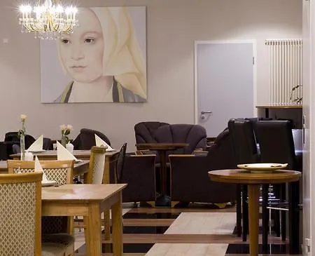 Ross Naehe Messe Hotel 3*