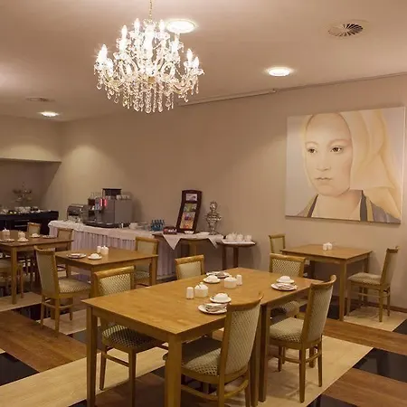 Hotel Ross 3*