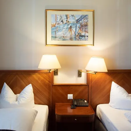 Ross Naehe Messe Hotel 3*