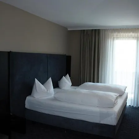 Ross Naehe Messe Hotel 3*