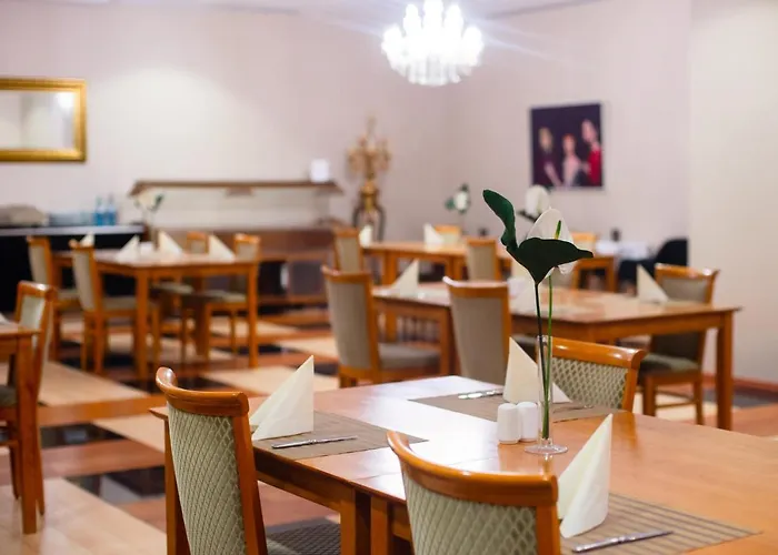 Ross Naehe Messe Hotell 3*