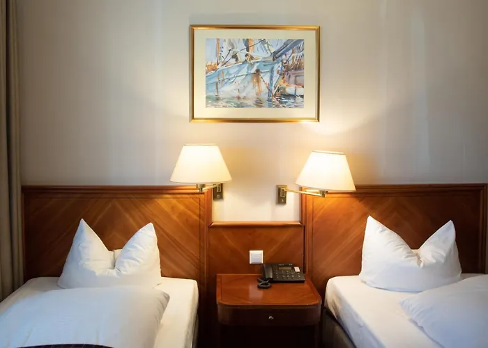 Ross Naehe Messe Hotell 3*