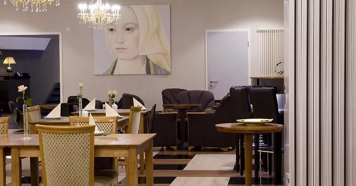 Ross Naehe Messe Hotell 3*