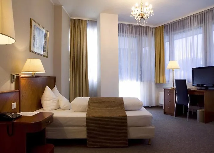 Hotell Ross Naehe Messe 3*