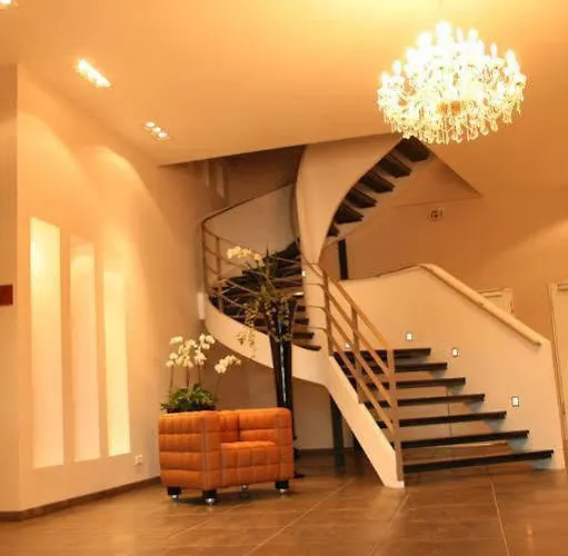 Ross Naehe Messe Hotell 3*