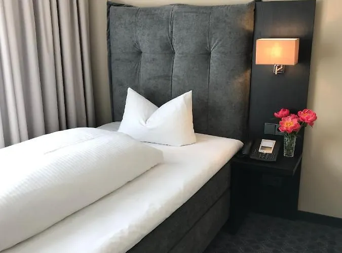 Ross Naehe Messe Hotell